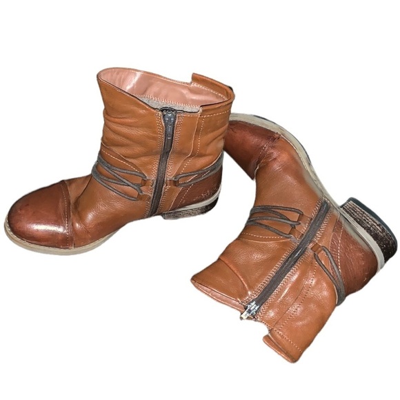 Clarks Leather Ankle Boots Low Heel Round Toe Chestnut Brown Womens Size 7.5M - Picture 3 of 16